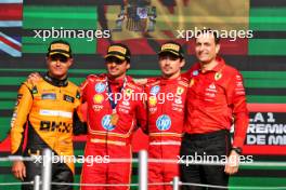 The podium (L to R): Lando Norris (GBR) McLaren, second; Carlos Sainz Jr (ESP) Ferrari, race winner; Charles Leclerc (MON) Ferrari, third; Riccardo Adami (ITA) Ferrari Race Engineer. 27.10.2024. Formula 1 World Championship, Rd 20, Mexican Grand Prix, Mexico City, Mexico, Race Day.