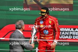 Race winner Carlos Sainz Jr (ESP) Ferrari celebrates on the podium. 27.10.2024. Formula 1 World Championship, Rd 20, Mexican Grand Prix, Mexico City, Mexico, Race Day.