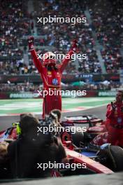 Race winner Carlos Sainz Jr (ESP) Ferrari SF-24 celebrates in parc ferme. 27.10.2024. Formula 1 World Championship, Rd 20, Mexican Grand Prix, Mexico City, Mexico, Race Day.