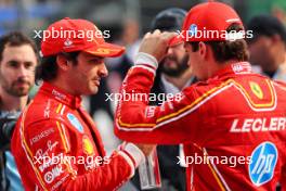 (L to R): Race winner Carlos Sainz Jr (ESP) Ferrari with third placed team mate Charles Leclerc (MON) Ferrari in parc ferme. 27.10.2024. Formula 1 World Championship, Rd 20, Mexican Grand Prix, Mexico City, Mexico, Race Day.