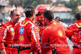 Race winner Carlos Sainz Jr (ESP) Ferrari celebrates in parc ferme with the team. 27.10.2024. Formula 1 World Championship, Rd 20, Mexican Grand Prix, Mexico City, Mexico, Race Day.