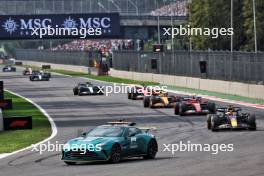 Max Verstappen (NLD) Red Bull Racing RB20 leads behind the Aston Martin FIA Safety Car. 27.10.2024. Formula 1 World Championship, Rd 20, Mexican Grand Prix, Mexico City, Mexico, Race Day.