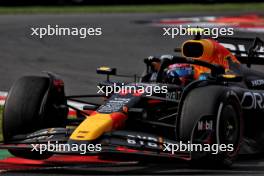 Sergio Perez (MEX) Red Bull Racing RB20. 27.10.2024. Formula 1 World Championship, Rd 20, Mexican Grand Prix, Mexico City, Mexico, Race Day.