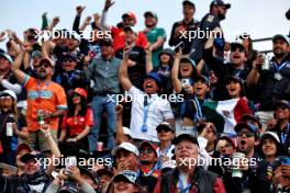 Circuit atmosphere - fans in the grandstand. 27.10.2024. Formula 1 World Championship, Rd 20, Mexican Grand Prix, Mexico City, Mexico, Race Day.