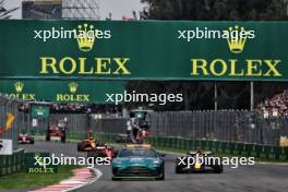 Max Verstappen (NLD) Red Bull Racing RB20 leads behind the Aston Martin FIA Safety Car. 27.10.2024. Formula 1 World Championship, Rd 20, Mexican Grand Prix, Mexico City, Mexico, Race Day.