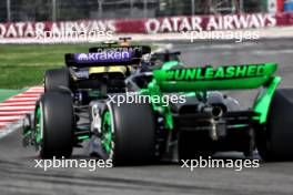 Oscar Piastri (AUS) McLaren MCL38 leads Franco Colapinto (ARG) Williams Racing FW46. 27.10.2024. Formula 1 World Championship, Rd 20, Mexican Grand Prix, Mexico City, Mexico, Race Day.