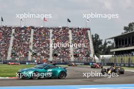 Max Verstappen (NLD) Red Bull Racing RB20 leads behind the Aston Martin FIA Safety Car. 27.10.2024. Formula 1 World Championship, Rd 20, Mexican Grand Prix, Mexico City, Mexico, Race Day.