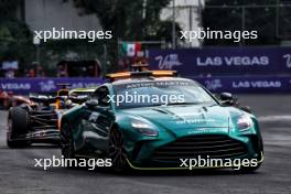 Max Verstappen (NLD) Red Bull Racing RB20 leads behind the Aston Martin FIA Safety Car. 27.10.2024. Formula 1 World Championship, Rd 20, Mexican Grand Prix, Mexico City, Mexico, Race Day.