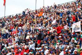 Circuit atmosphere - fans in the grandstand. 27.10.2024. Formula 1 World Championship, Rd 20, Mexican Grand Prix, Mexico City, Mexico, Race Day.