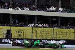 Esteban Ocon (FRA) Alpine F1 Team A524 and Zhou Guanyu (CHN) Sauber C44 battle for position. 27.10.2024. Formula 1 World Championship, Rd 20, Mexican Grand Prix, Mexico City, Mexico, Race Day.