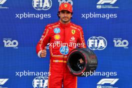 Carlos Sainz Jr (ESP) Ferrari celebrates his pole position in qualifying parc ferme. 26.10.2024. Formula 1 World Championship, Rd 20, Mexican Grand Prix, Mexico City, Mexico, Qualifying Day.