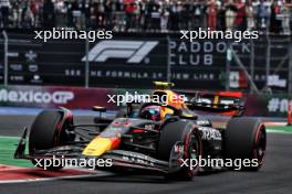 Sergio Perez (MEX) Red Bull Racing RB20. 26.10.2024. Formula 1 World Championship, Rd 20, Mexican Grand Prix, Mexico City, Mexico, Qualifying Day.