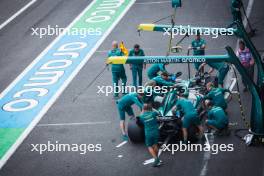 Fernando Alonso (ESP) Aston Martin F1 Team AMR24 in the pits. 26.10.2024. Formula 1 World Championship, Rd 20, Mexican Grand Prix, Mexico City, Mexico, Qualifying Day.