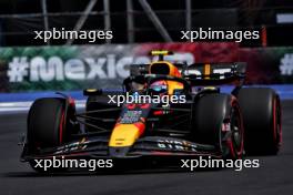 Sergio Perez (MEX) Red Bull Racing RB20. 26.10.2024. Formula 1 World Championship, Rd 20, Mexican Grand Prix, Mexico City, Mexico, Qualifying Day.