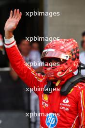 Carlos Sainz Jr (ESP) Ferrari celebrates his pole position in qualifying parc ferme. 26.10.2024. Formula 1 World Championship, Rd 20, Mexican Grand Prix, Mexico City, Mexico, Qualifying Day.