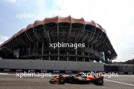 Oscar Piastri (AUS) McLaren MCL38. 26.10.2024. Formula 1 World Championship, Rd 20, Mexican Grand Prix, Mexico City, Mexico, Qualifying Day.