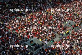 Circuit atmosphere - fans in the grandstand. 26.10.2024. Formula 1 World Championship, Rd 20, Mexican Grand Prix, Mexico City, Mexico, Qualifying Day.