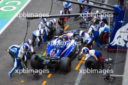 Yuki Tsunoda (JPN) RB VCARB 01 in the pits. 26.10.2024. Formula 1 World Championship, Rd 20, Mexican Grand Prix, Mexico City, Mexico, Qualifying Day.