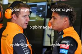 (L to R): Andrew Jarvis (GBR) McLaren Performance Engineer with Lando Norris (GBR) McLaren. 26.10.2024. Formula 1 World Championship, Rd 20, Mexican Grand Prix, Mexico City, Mexico, Qualifying Day.