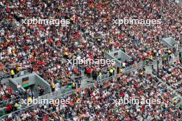 Circuit atmosphere - fans in the grandstand. 26.10.2024. Formula 1 World Championship, Rd 20, Mexican Grand Prix, Mexico City, Mexico, Qualifying Day.