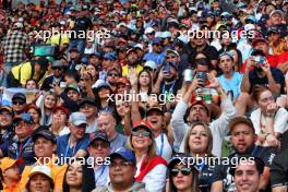 Circuit atmosphere - fans in the grandstand. 26.10.2024. Formula 1 World Championship, Rd 20, Mexican Grand Prix, Mexico City, Mexico, Qualifying Day.