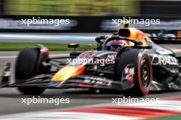 Sergio Perez (MEX) Red Bull Racing RB20. 26.10.2024. Formula 1 World Championship, Rd 20, Mexican Grand Prix, Mexico City, Mexico, Qualifying Day.