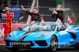 (L to R): Nico Hulkenberg (GER) Haas F1 Team and Kevin Magnussen (DEN) Haas F1 Team on the drivers' parade. 27.10.2024. Formula 1 World Championship, Rd 20, Mexican Grand Prix, Mexico City, Mexico, Race Day.