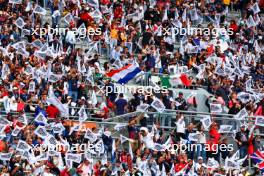 Circuit atmosphere - fans in the grandstand. 27.10.2024. Formula 1 World Championship, Rd 20, Mexican Grand Prix, Mexico City, Mexico, Race Day.