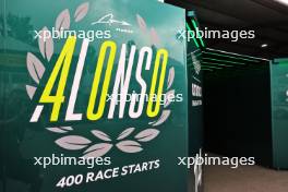 Circuit atmosphere - Aston Martin F1 Team pit garage board celebrates 400 race starts for Fernando Alonso (ESP) Aston Martin F1 Team. 24.10.2024. Formula 1 World Championship, Rd 20, Mexican Grand Prix, Mexico City, Mexico, Preparation Day.