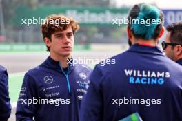 Franco Colapinto (ARG) Williams Racing walks the circuit with the team. 24.10.2024. Formula 1 World Championship, Rd 20, Mexican Grand Prix, Mexico City, Mexico, Preparation Day.