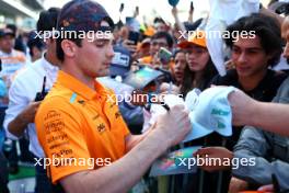 Pato O'Ward (MEX) McLaren Reserve Driver with fans. 24.10.2024. Formula 1 World Championship, Rd 20, Mexican Grand Prix, Mexico City, Mexico, Preparation Day.