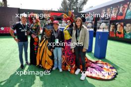 Tatiana Calderon (COL) (Right). 24.10.2024. Formula 1 World Championship, Rd 20, Mexican Grand Prix, Mexico City, Mexico, Preparation Day.