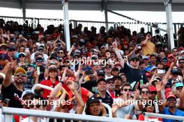 Circuit atmosphere - fans in the grandstand. 05.05.2024. Formula 1 World Championship, Rd 6, Miami Grand Prix, Miami, Florida, USA, Race Day.
