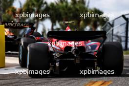 Carlos Sainz Jr (ESP) Ferrari SF-24. 05.05.2024. Formula 1 World Championship, Rd 6, Miami Grand Prix, Miami, Florida, USA, Race Day.