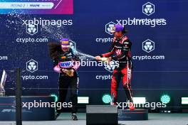 (L to R): Race winner Abbi Pulling (GBR) Rodin Motorsport celebrates on the podium with third placed Chloe Chambers (USA) Campos Racing. 04.05.2024. FIA Formula Academy, Rd 2, Race 1, Miami, Florida, USA, Saturday.