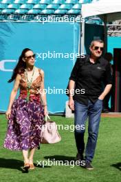 Guenther Steiner (ITA) RTL F1 TV Presenter (Right) with his wife Greta Steiner. 04.05.2024. Formula 1 World Championship, Rd 6, Miami Grand Prix, Miami, Florida, USA, Sprint and Qualifying Day.