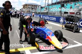 Emely De Heus (NLD) MP Motorsport on the grid. 04.05.2024. FIA Formula Academy, Rd 2, Race 1, Miami, Florida, USA, Saturday.