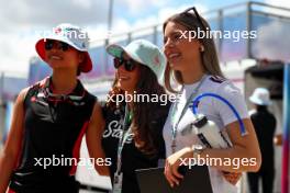 (L to R): Chloe Chambers (USA) Campos Racing; Carrie Schreiner (GER) Campos Racing; and Nerea Marti (ESP) Campos Racing. 02.05.2024. FIA Formula Academy, Rd 2, Miami, Florida, USA, Thursday.