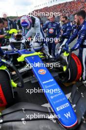 Logan Sargeant (USA) Williams Racing FW46 on the grid. 25.08.2024. Formula 1 World Championship, Rd 15, Dutch Grand Prix, Zandvoort, Netherlands, Race Day.