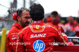 Carlos Sainz Jr (ESP) Ferrari on the grid. 25.08.2024. Formula 1 World Championship, Rd 15, Dutch Grand Prix, Zandvoort, Netherlands, Race Day.