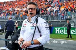 Peter Bonnington (GBR) Mercedes AMG F1 Race Engineer on the grid. 25.08.2024. Formula 1 World Championship, Rd 15, Dutch Grand Prix, Zandvoort, Netherlands, Race Day.