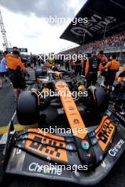 Oscar Piastri (AUS) McLaren MCL38 on the grid. 25.08.2024. Formula 1 World Championship, Rd 15, Dutch Grand Prix, Zandvoort, Netherlands, Race Day.