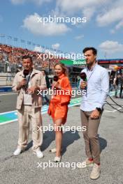 (L to R): Will Buxton (GBR) F1 Digital Presenter with Ruth Buscombe (GBR) F1TV Presenter and Jolyon Palmer (GBR) F1 Digital Presenter. 25.08.2024. Formula 1 World Championship, Rd 15, Dutch Grand Prix, Zandvoort, Netherlands, Race Day.