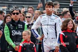 Zhou Guanyu (CHN) Sauber and Alexander Albon (THA) Williams Racing on the grid. 25.08.2024. Formula 1 World Championship, Rd 15, Dutch Grand Prix, Zandvoort, Netherlands, Race Day.