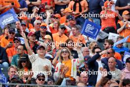 Circuit atmosphere - fans in the grandstand. 25.08.2024. Formula 1 World Championship, Rd 15, Dutch Grand Prix, Zandvoort, Netherlands, Race Day.