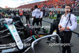 Peter Bonnington (GBR) Mercedes AMG F1 Race Engineer on the grid. 25.08.2024. Formula 1 World Championship, Rd 15, Dutch Grand Prix, Zandvoort, Netherlands, Race Day.