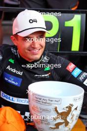 Race winner Lando Norris (GBR) McLaren celebrates with the team. 25.08.2024. Formula 1 World Championship, Rd 15, Dutch Grand Prix, Zandvoort, Netherlands, Race Day.