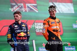 Lando Norris (GBR), McLaren F1 Team Max Verstappen (NLD), Red Bull Racing  25.08.2024. Formula 1 World Championship, Rd 15, Dutch Grand Prix, Zandvoort, Netherlands, Race Day.