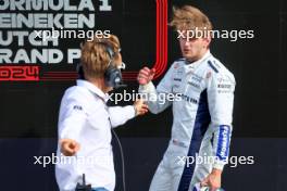 Logan Sargeant (USA) Williams Racing in parc ferme. 25.08.2024. Formula 1 World Championship, Rd 15, Dutch Grand Prix, Zandvoort, Netherlands, Race Day.