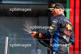 Max Verstappen (NLD) Red Bull Racing celebrates his second position on the podium. 25.08.2024. Formula 1 World Championship, Rd 15, Dutch Grand Prix, Zandvoort, Netherlands, Race Day.